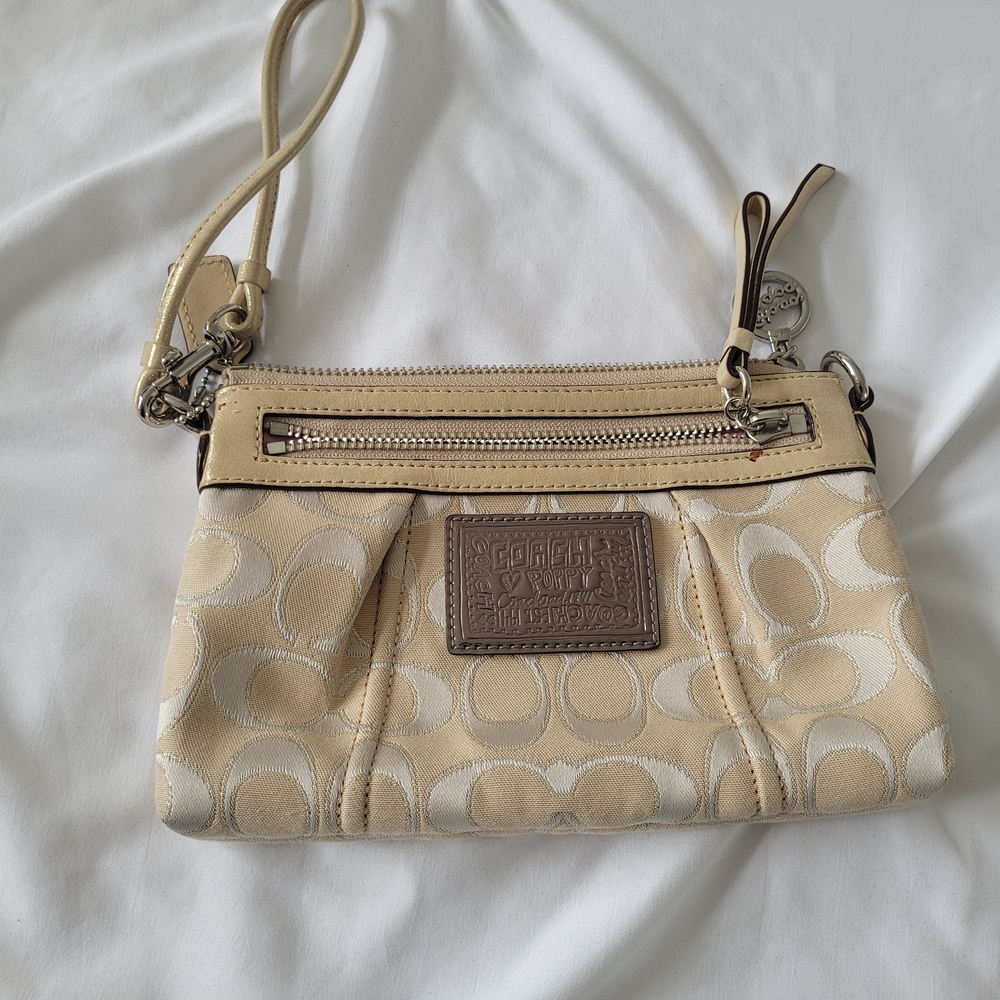 Coach Cream Clutch with Elegant Wristlet